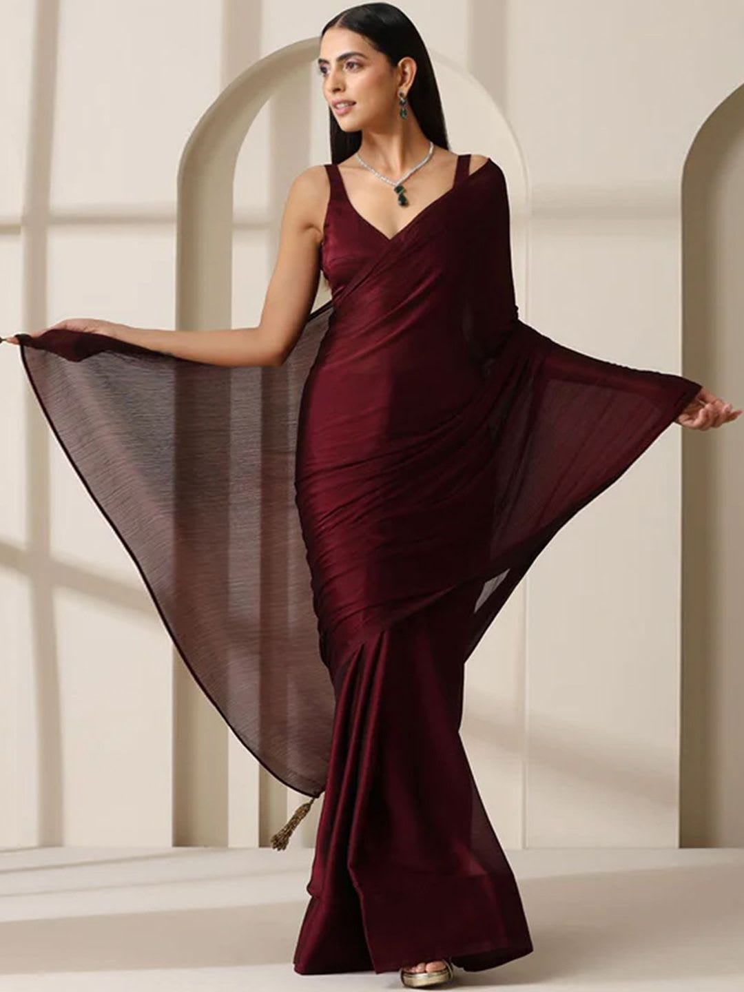 Peachmode Women's Maroon Solid Silk Blend Saree with Unstitched Blouse Piece - default view