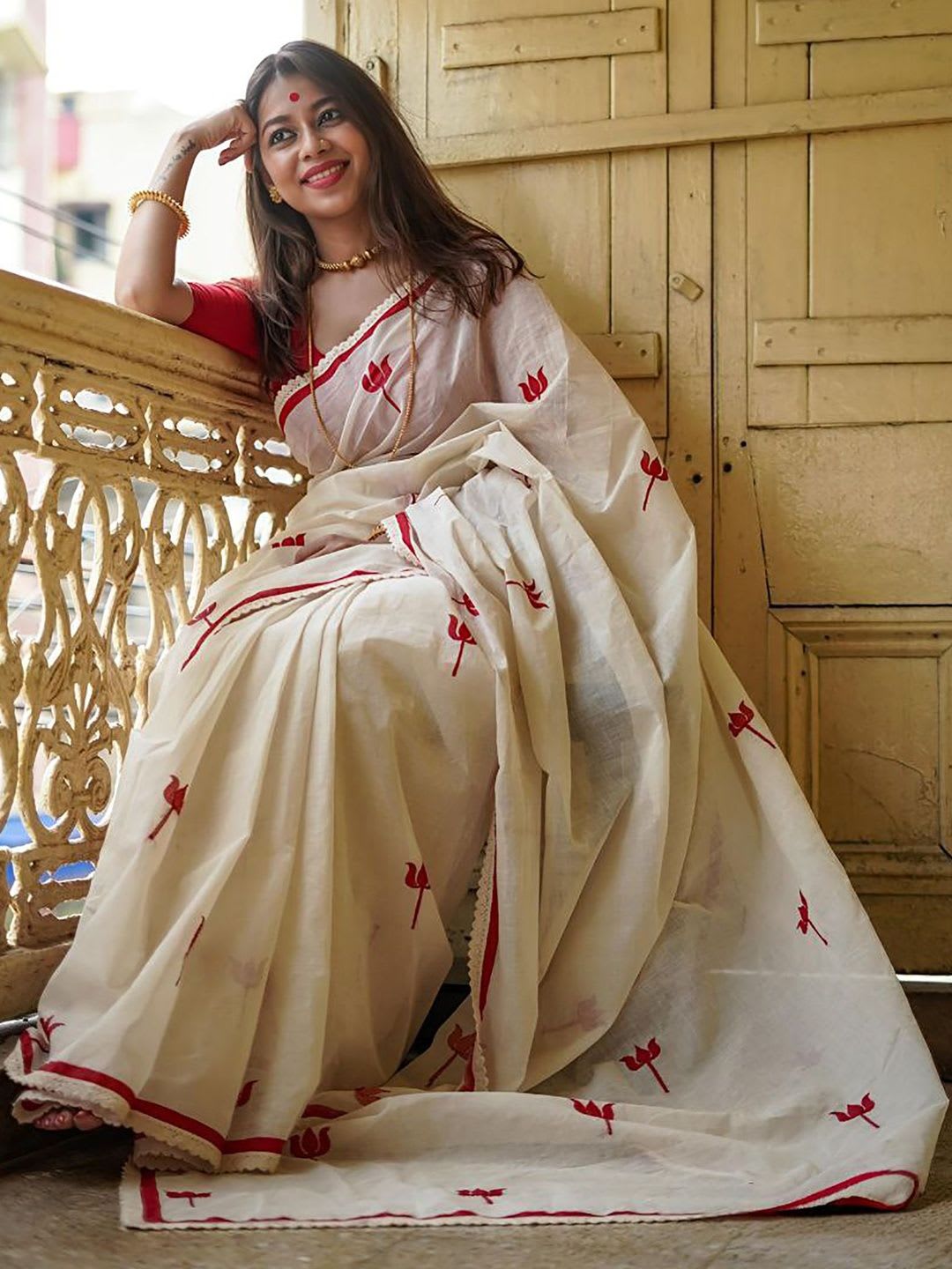 KALINI Floral Block Printed Linen Saree - right view