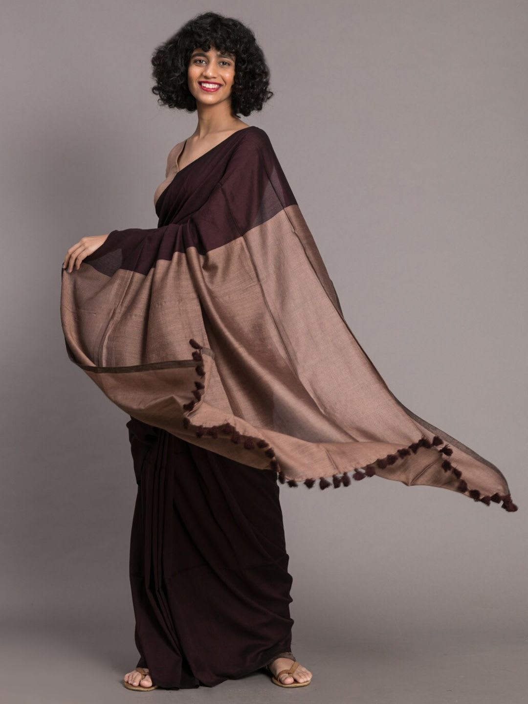 Suta Brown Colourblocked Cotton Blend Saree - back view