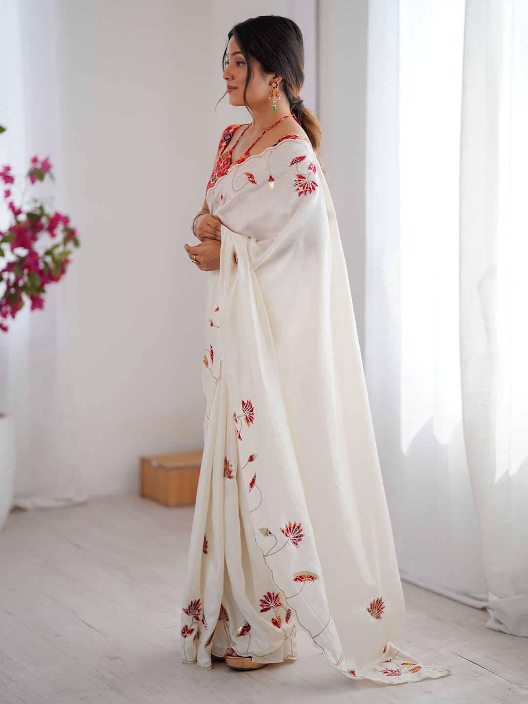Saree mall Women Floral Woven Design Embellished Festive Saree - left view