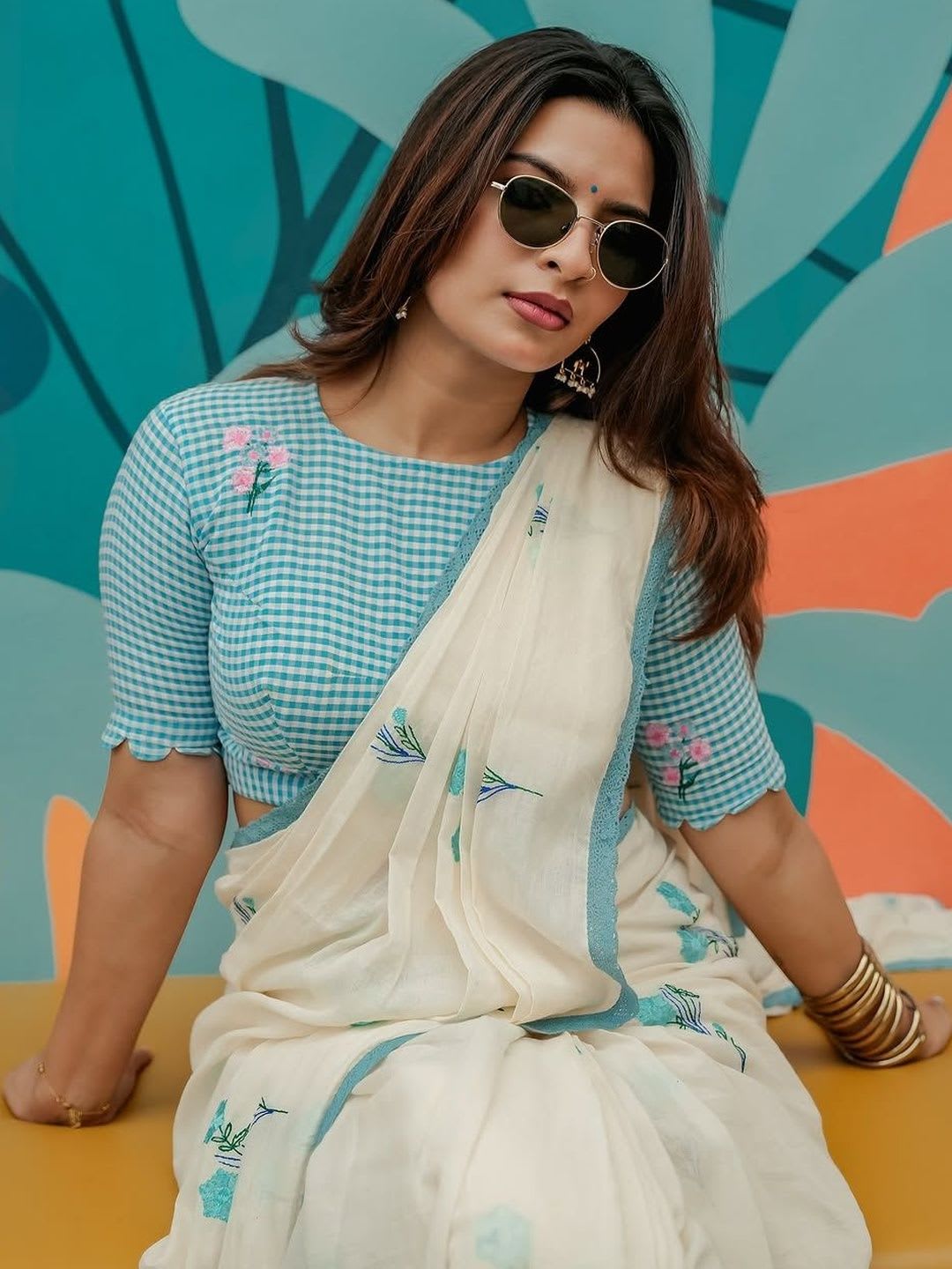 KALINI Floral Linen Blend Saree - default view