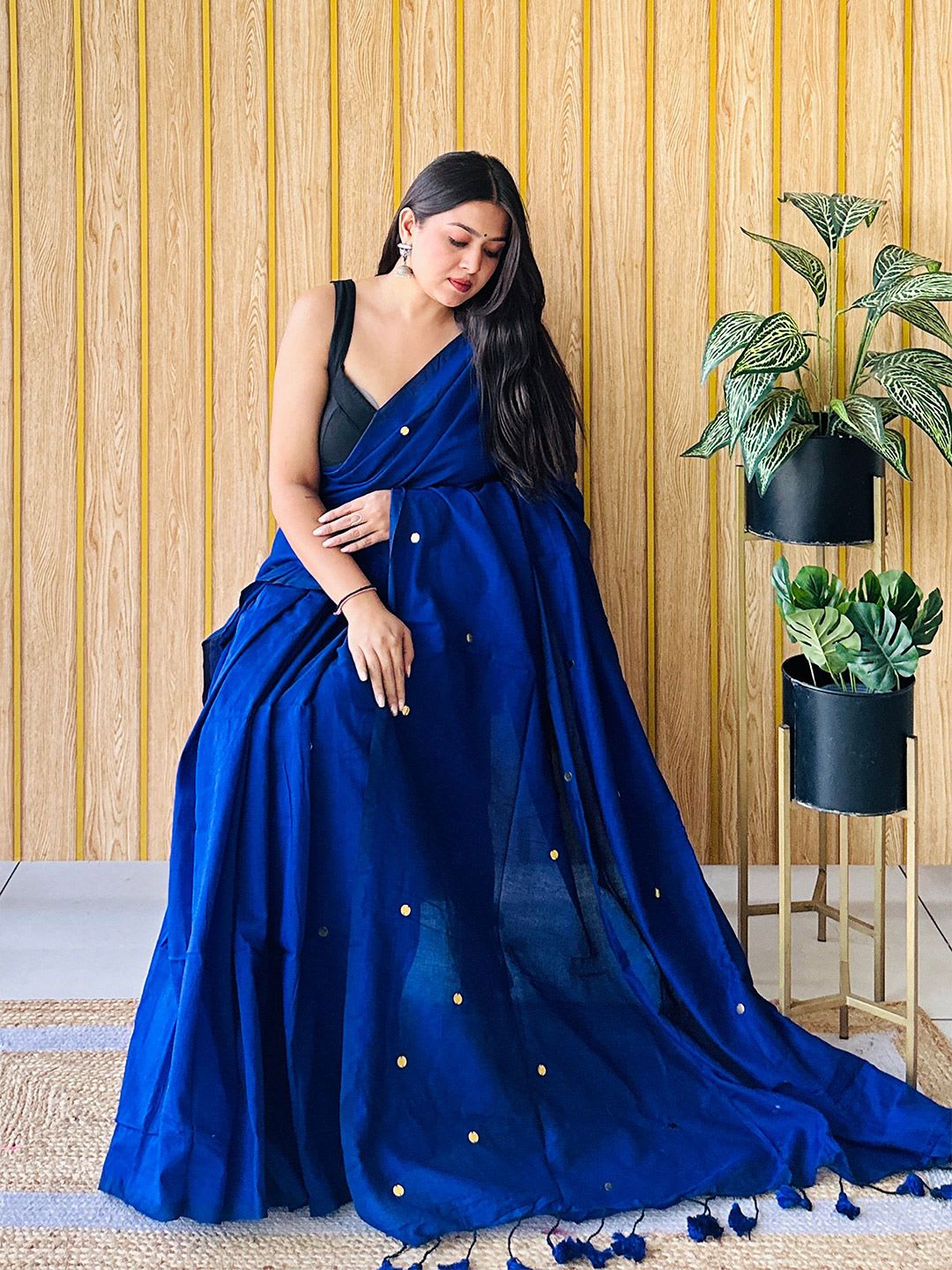 Anouk Women Embellished Pure Cotton Saree - back view