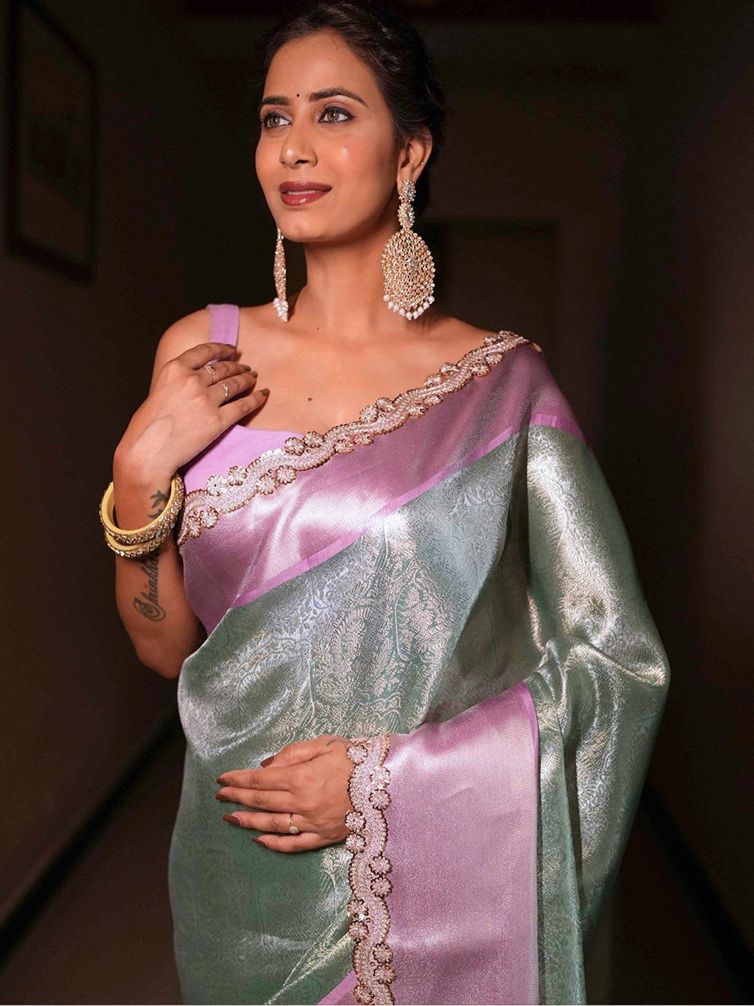 Banarasee Lace Woven Design Zari Tissue Banarasi Saree - right view