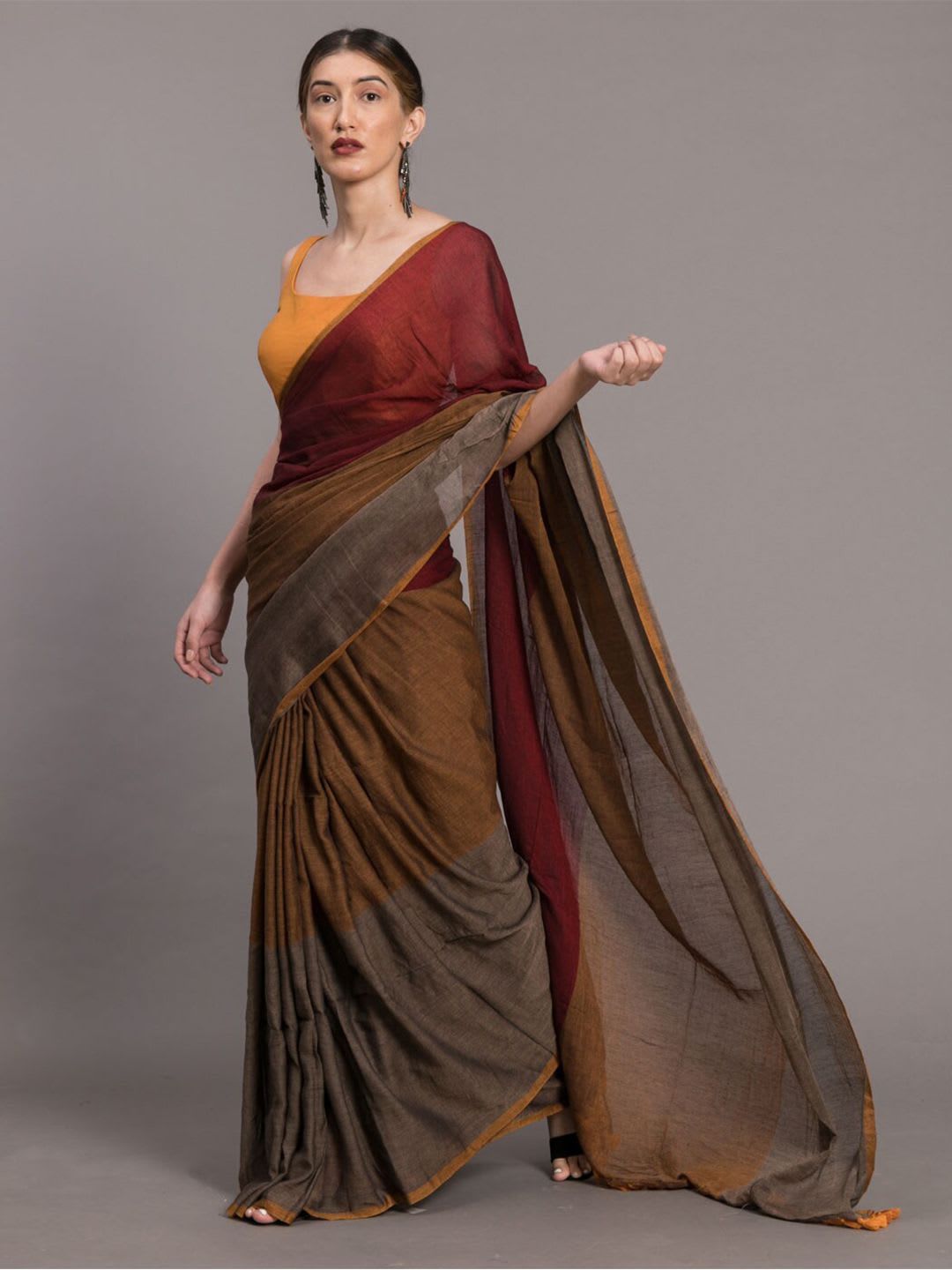 Suta Grey & Maroon Colourblocked Pure Cotton Saree - back view