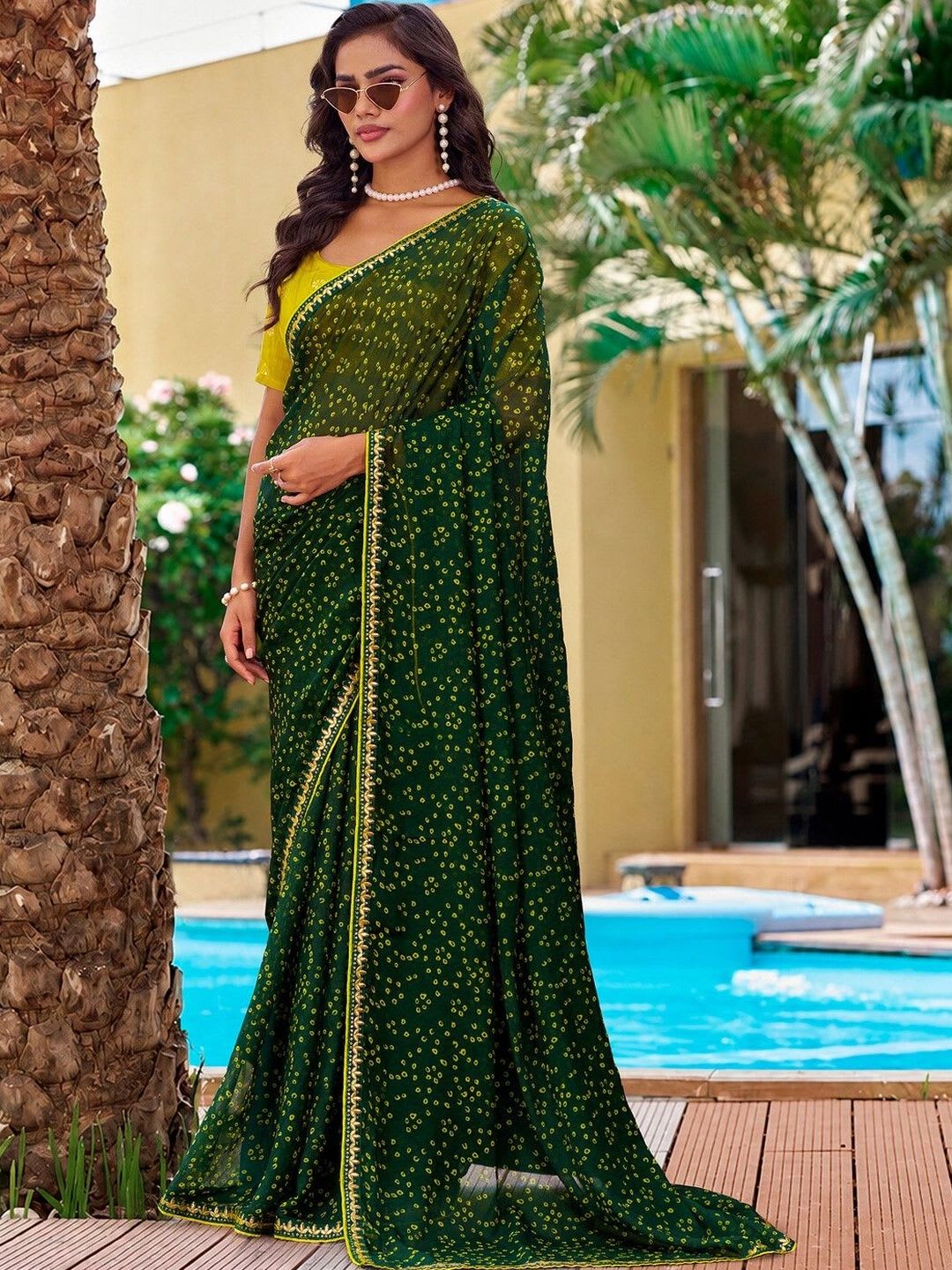Satrani Bandhani Pure Georgette Handloom Bandhani Saree - left view
