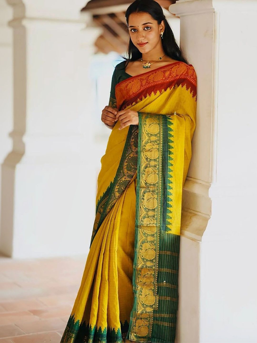BerMondsey Zari Silk Blend Kanjeevaram Saree - back view
