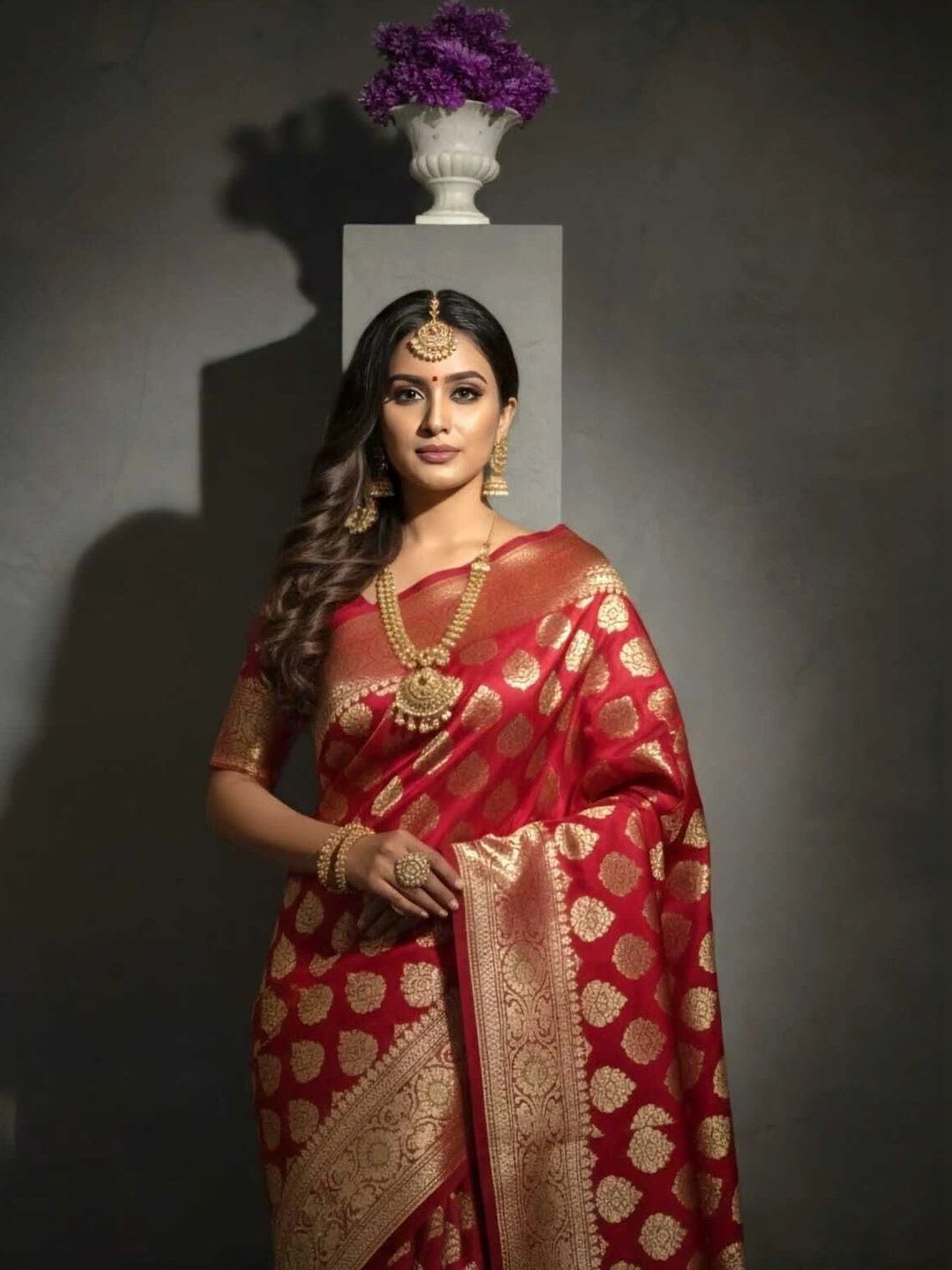FIZAKURTI Woven Design Zari Satin Banarasi Saree - default view