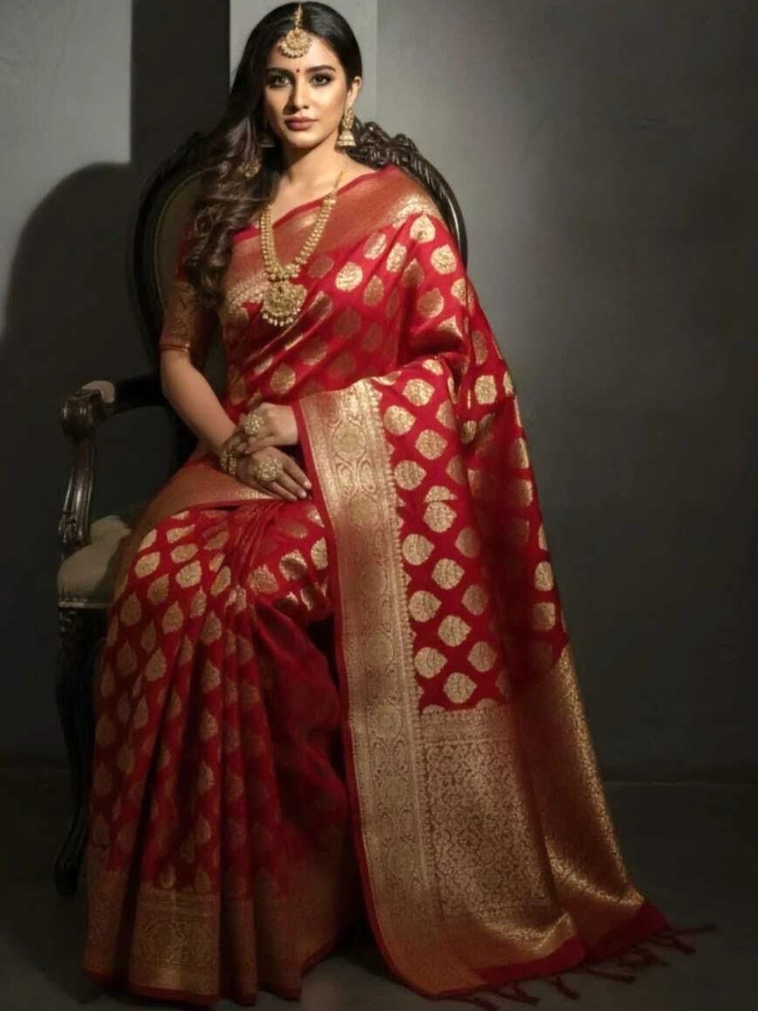 FIZAKURTI Woven Design Zari Satin Banarasi Saree - left view