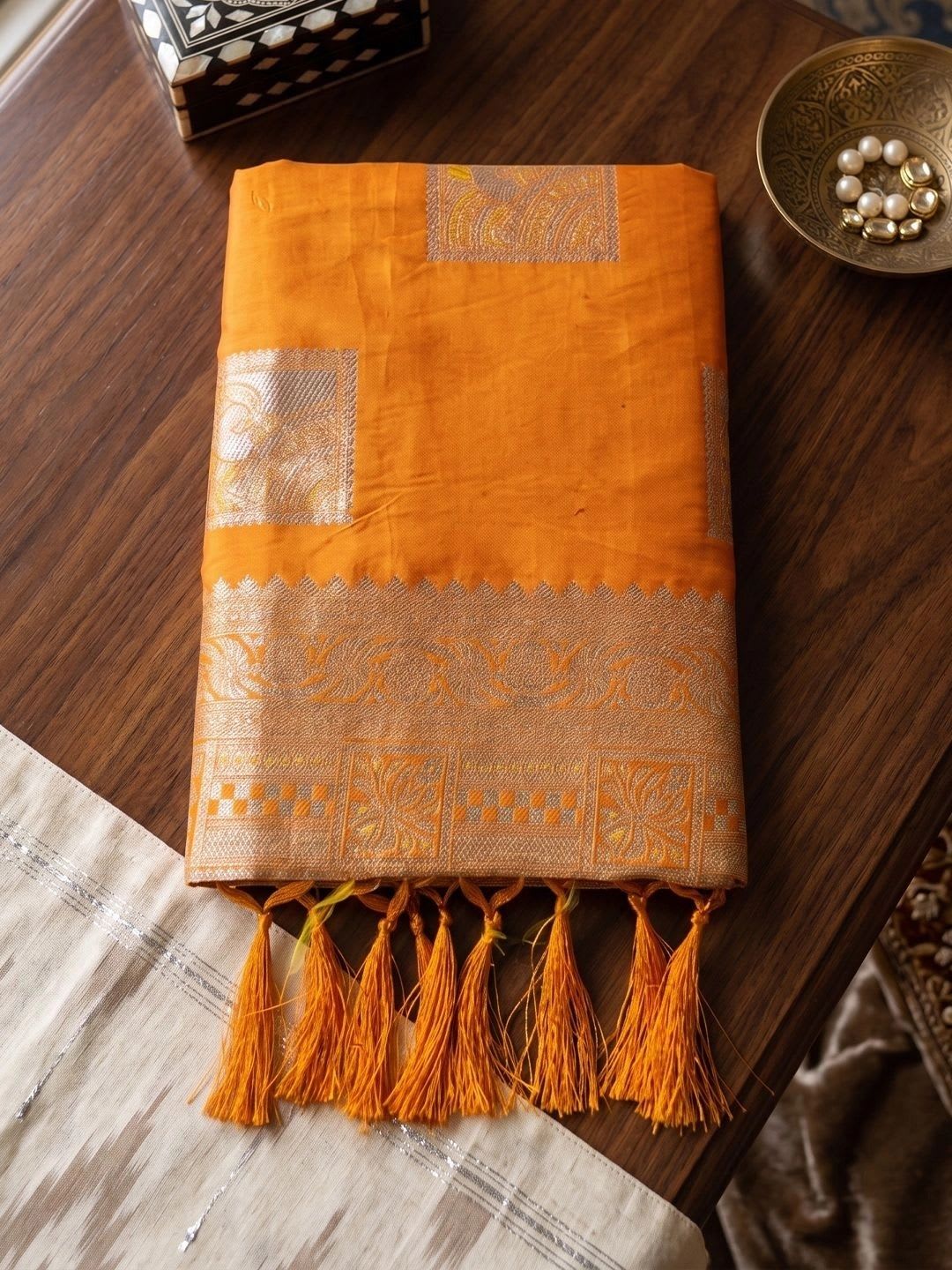 KALINI Woven Design Zari Silk Blend Designer Banarasi Saree - left view