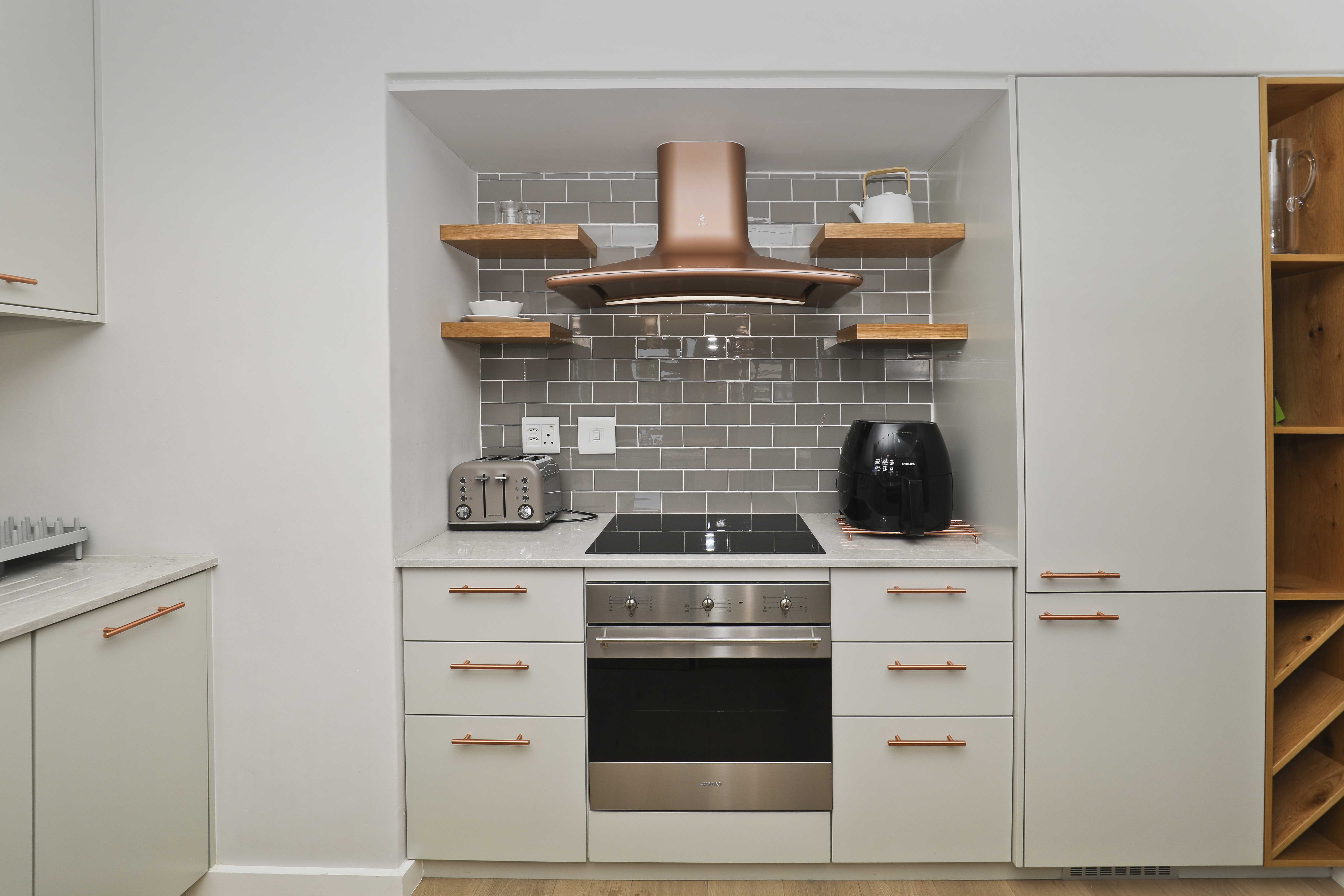 Stunning Apartment with 180 views thumbnail 2