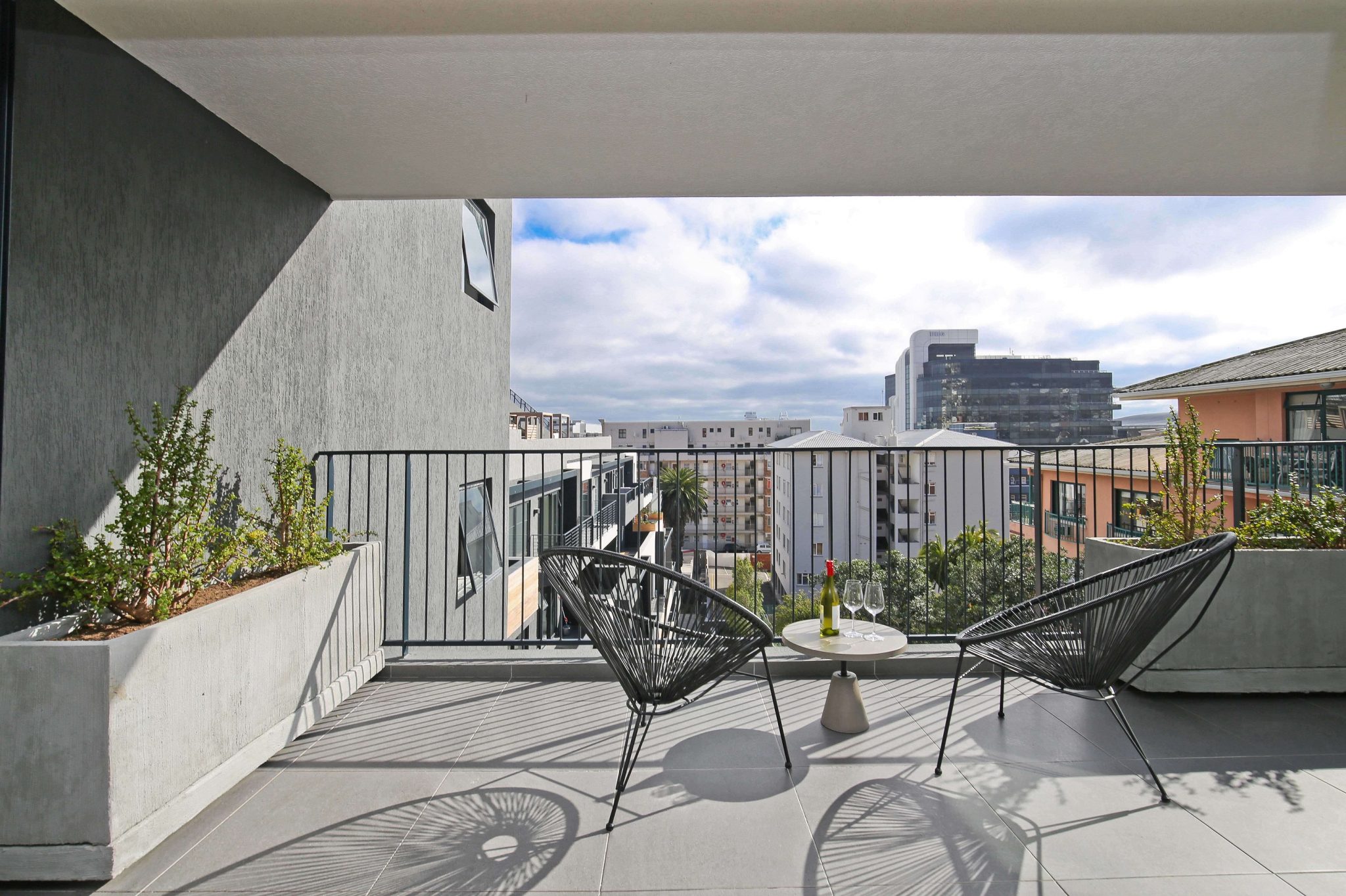 Brand new 2 bed apt, Sea Point thumbnail 2