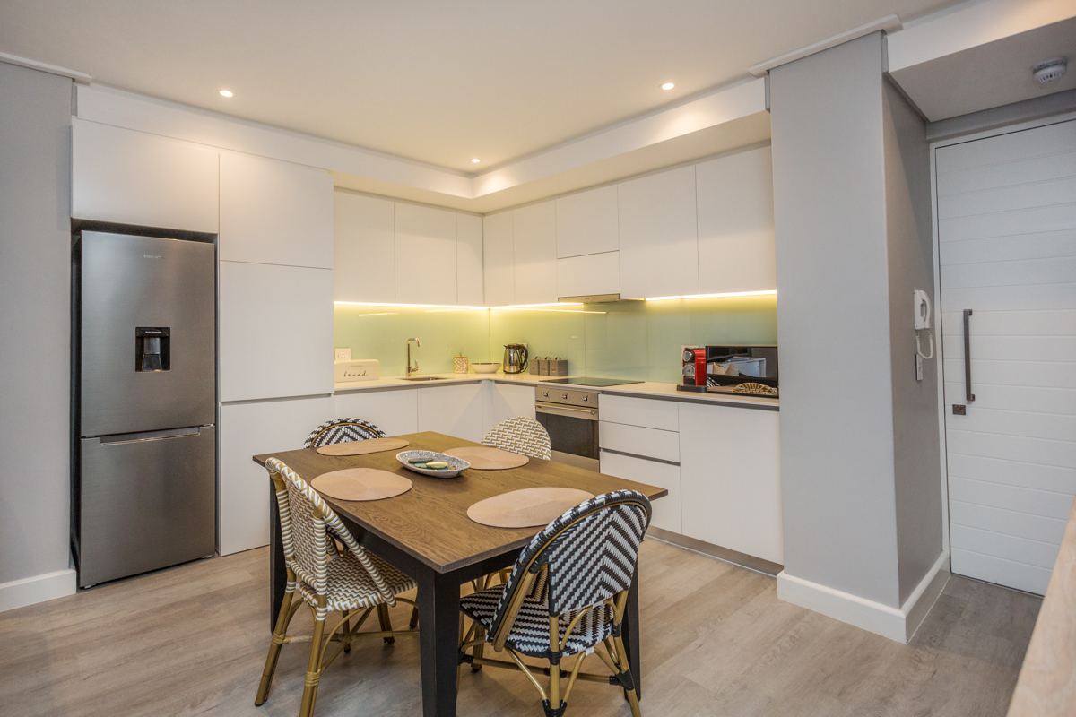 Designer 1 bedroom apartment in popular Green Point thumbnail 2