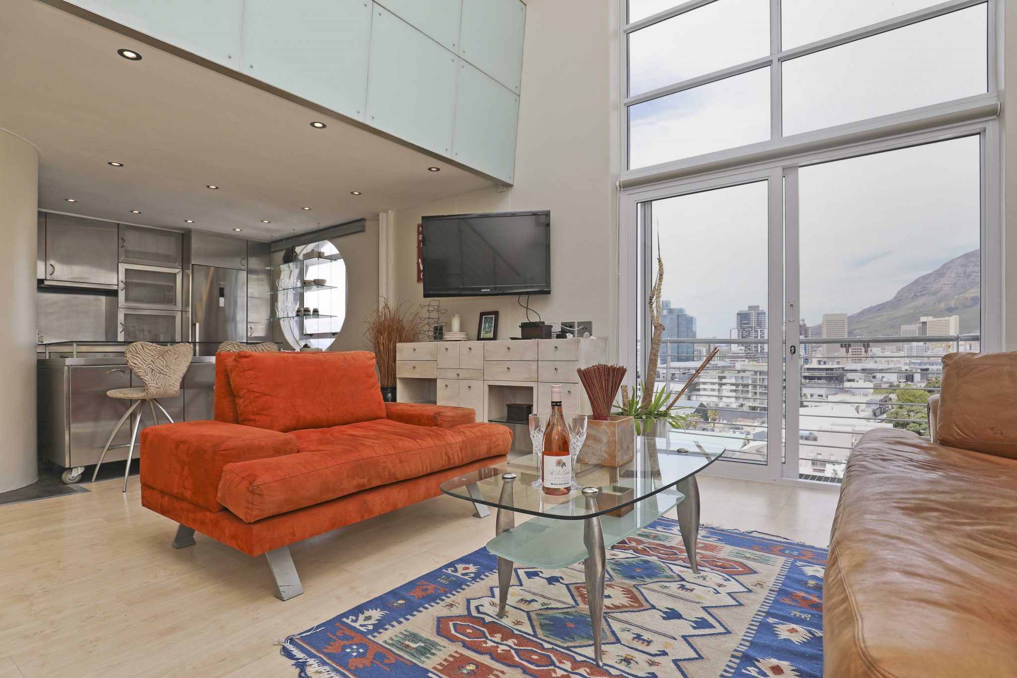 Double volume 1 bed apartment, Green Point thumbnail 3