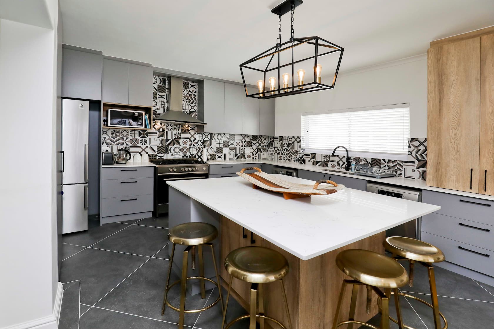 Gorgeous 3 bedroom apartment in Sea Point