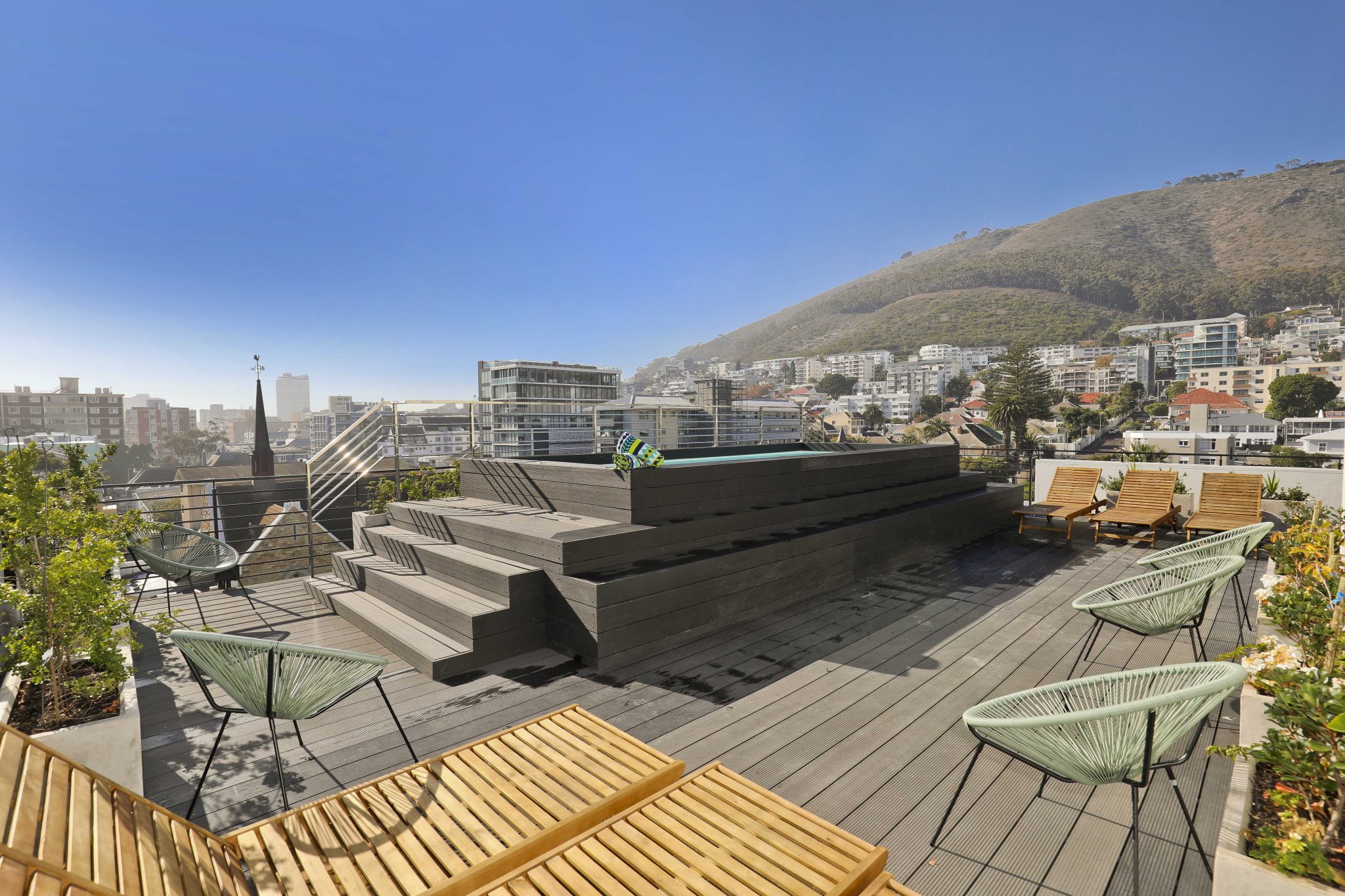 High spec studio in Sea Point thumbnail 2