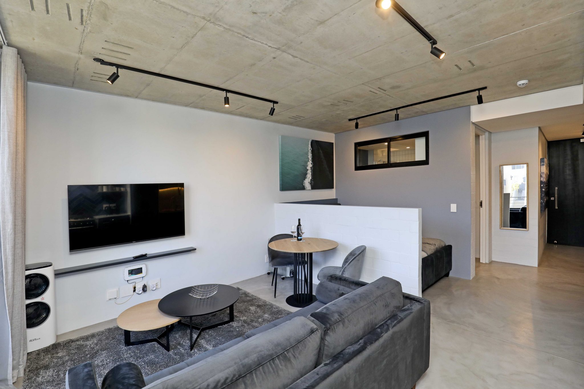 High spec studio in Sea Point