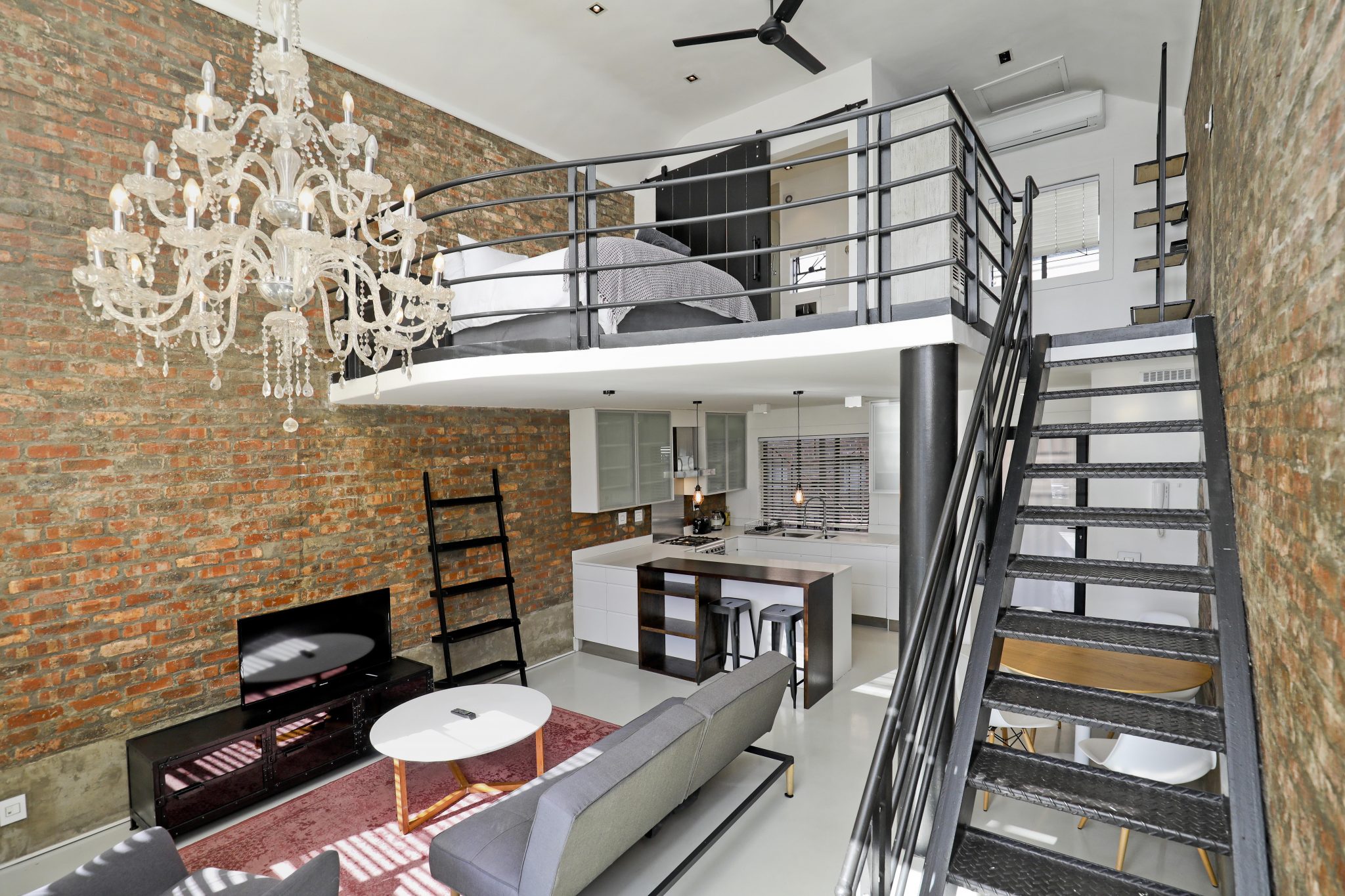 Industrial loft in De Waterkant thumbnail 2