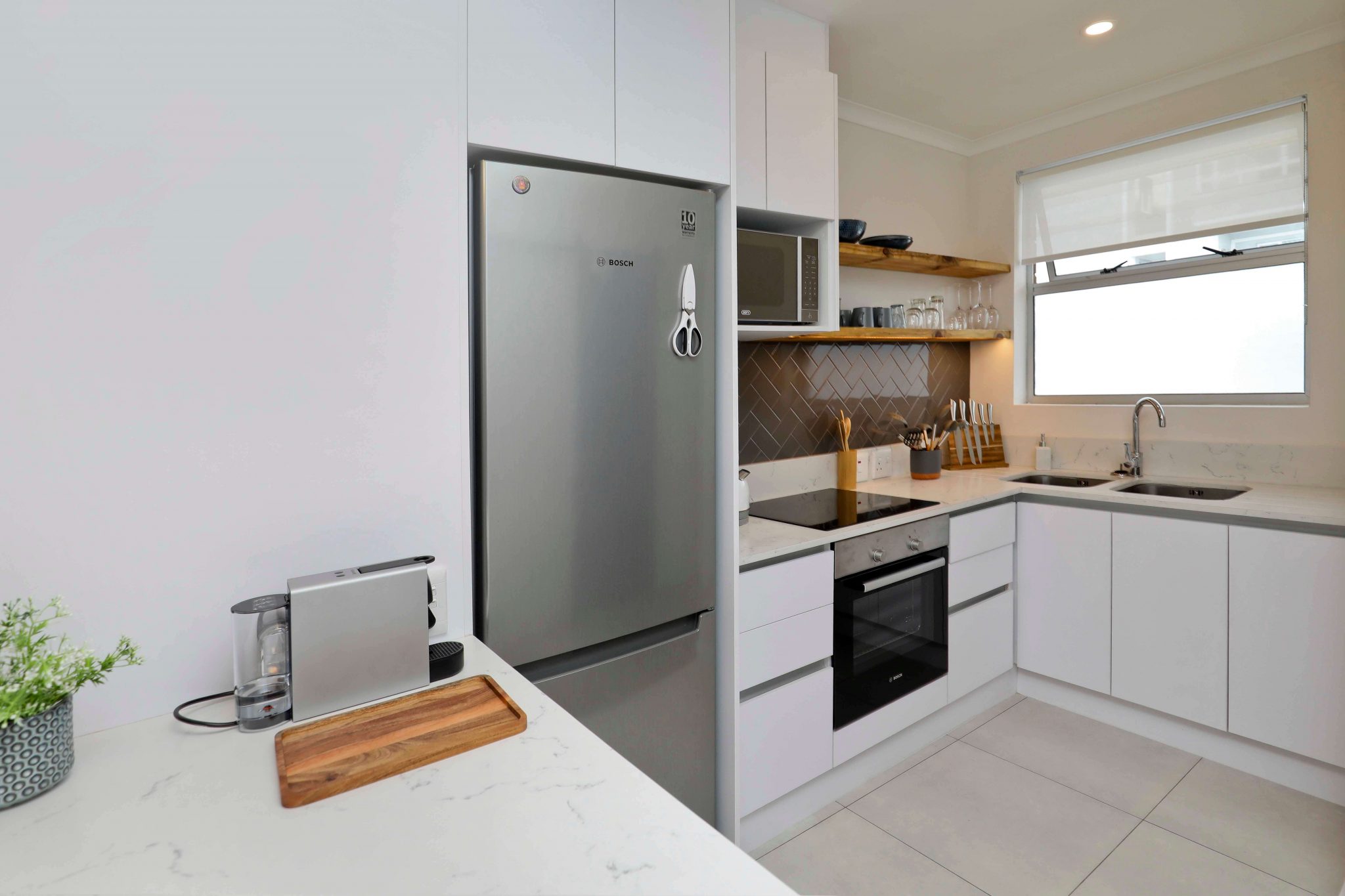 Loft style studio on popular Beach Road thumbnail 2