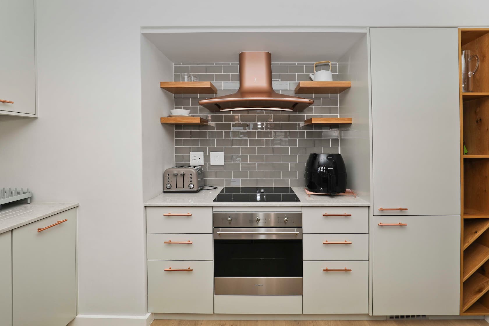 Ocean, Mountain, and Stadium views thumbnail 2