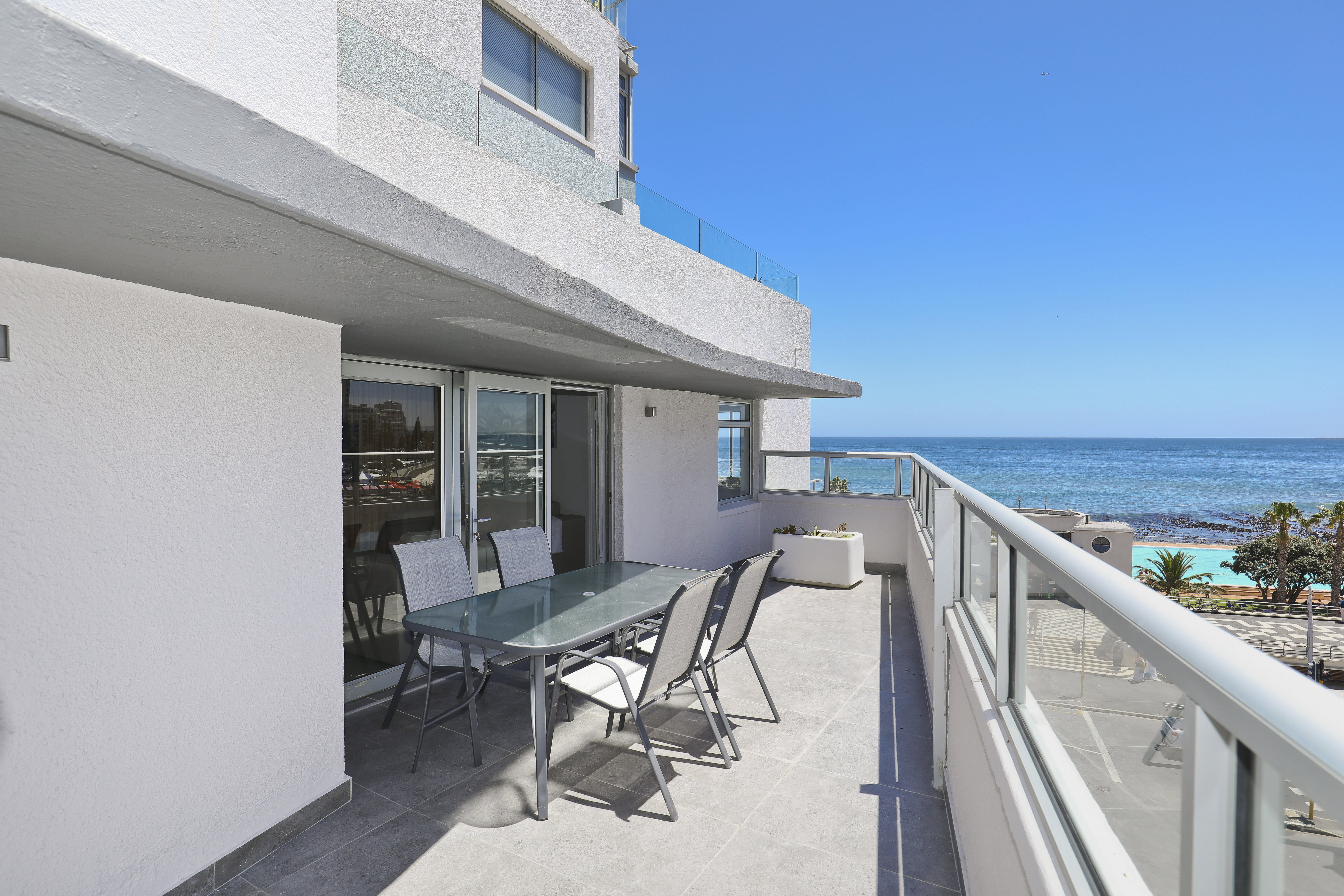 Pavillion views Sea Point thumbnail 4