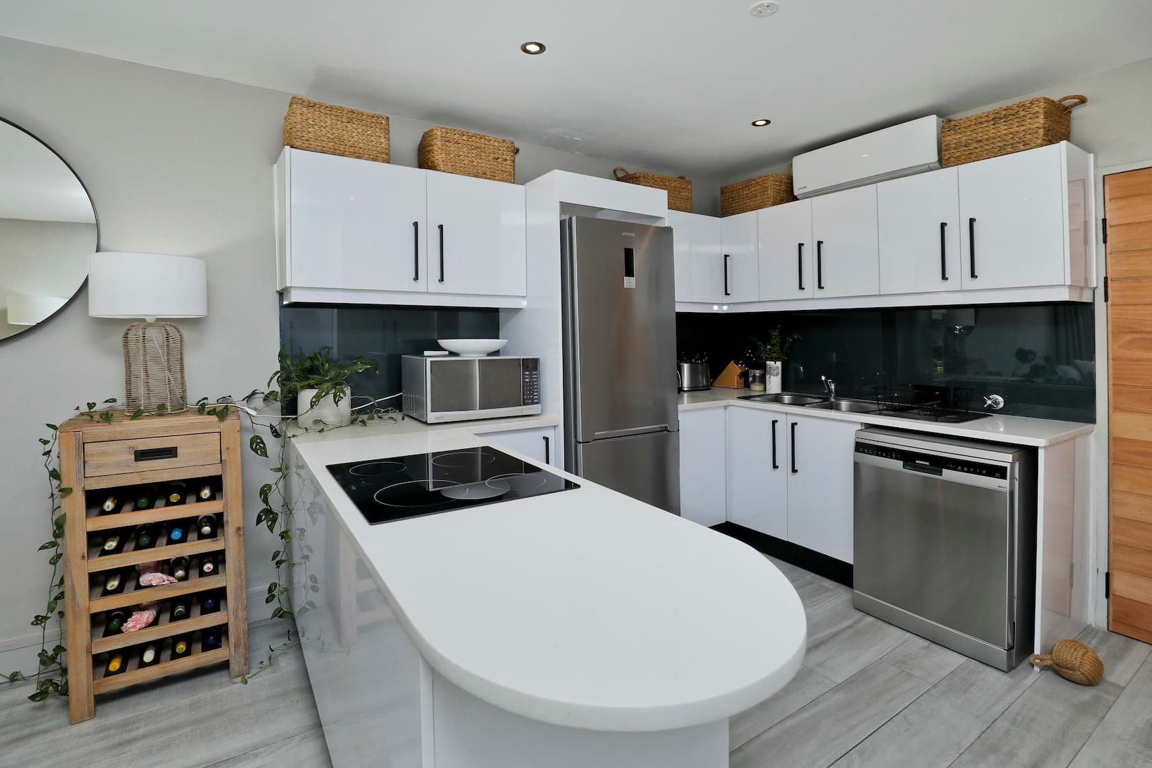 Peaceful oasis with own pool thumbnail 3