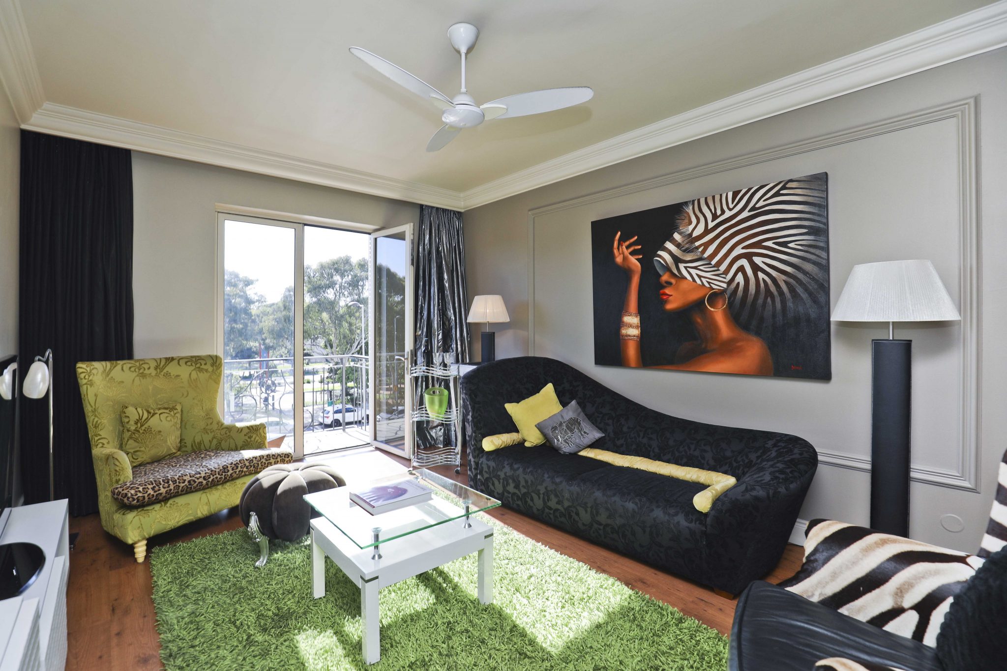 Super spacious 2 bedroom apt in Green Point thumbnail 2