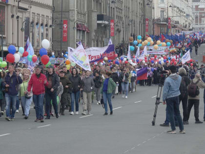 Жители Приморья отмечают Первомай