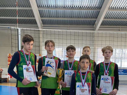 Первенство Приморского края по волейболу объеденило 19 команд из 11 городов и районов