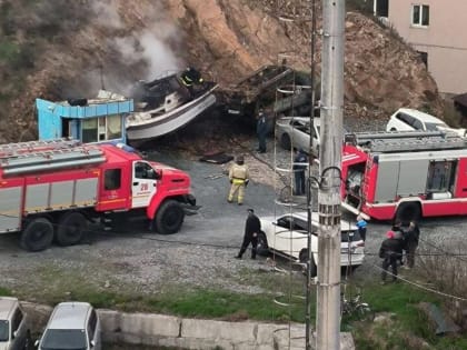 Не самый типичный пожар в городе у моря произошёл во Владивостоке — видео