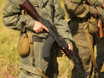 Незаконным мигрантам предлагают заключать контракты на СВО