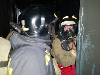 Эвакуировались 20 человек. Огнеборцы из Приморья потушили пожар в жилом доме