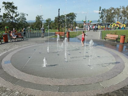 78 общественных и 276 придомовых территорий благоустроят в Приморье в этом году