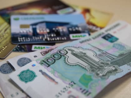 Почти 50 тысяч приморцев получают меры соцподдержки на платежные карты «Мир»