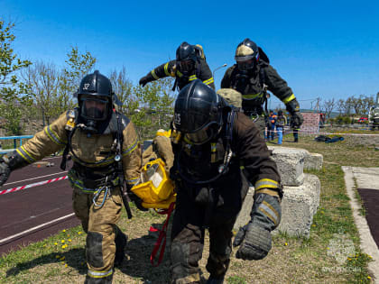 Сотрудники МЧС России участвуют в смотр-конкурсе на звание «Лучший газодымозащитник» и «Лучшее звено газодымозащитной службы» Приморского края в 2023 году