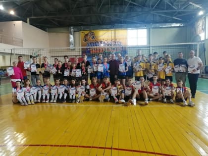 Краевой этап школьных соревнований по волейболу «Серебряный мяч» принял Лесозаводск