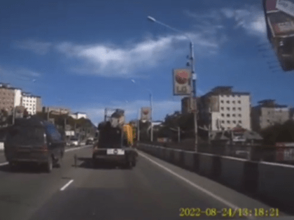 «Пункт назначения» — случай на дороге удивил жителей Владивостока — видео