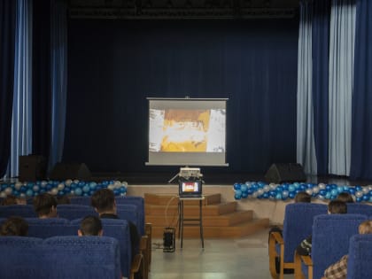 Просмотр фильма о финале Второй мировой войны собрал в «Палладе» студентов и школьников