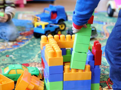 Ежемесячную выплату из материнского капитала получают более трех тысяч семей в Приморье