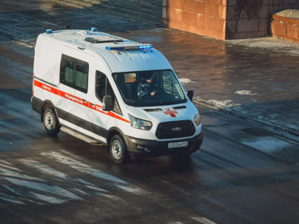 Оперативно прибыла скорая: во Владивостоке спасли автомобилистку