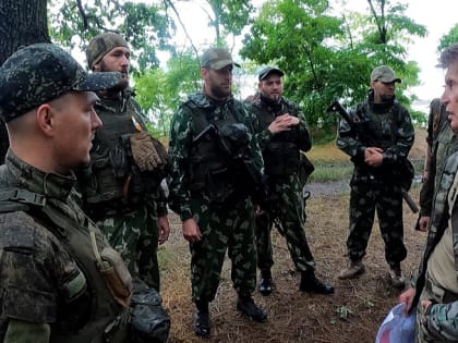 Олег Кожемяко побывал на позициях приморских мотострелков