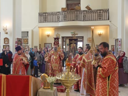 Архиерейское богослужение в день перенесения мощей святителя и чудотворца Николая в Благовещенском Кафедральном соборе (+ Фото)