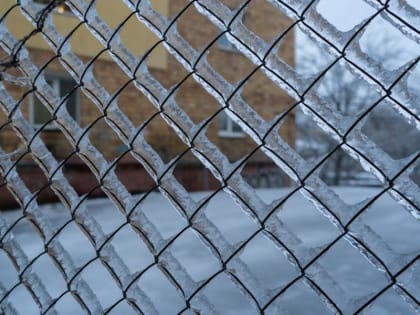 Ледяной дождь уже накрыл Владивосток. Появилось первое фото