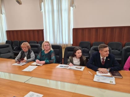 Участие молодых парламентариев в депутатской комиссии