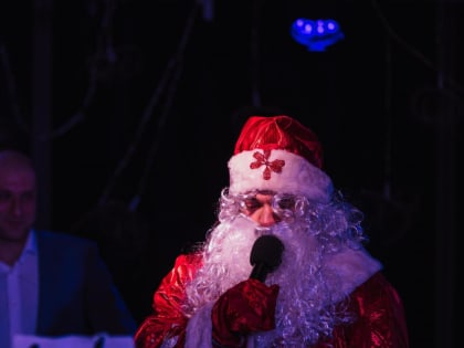 Новогоднее скоморох-шоу: как оставить всё ненужное в старом году