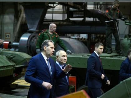 Владимир Путин распорядился выделить 400 миллионов рублей свердловским техникумам, готовящим кадры «Уралвагонзаводу»