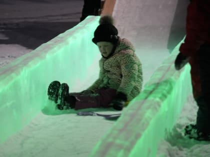 В Первоуральске открылась главная городская елка