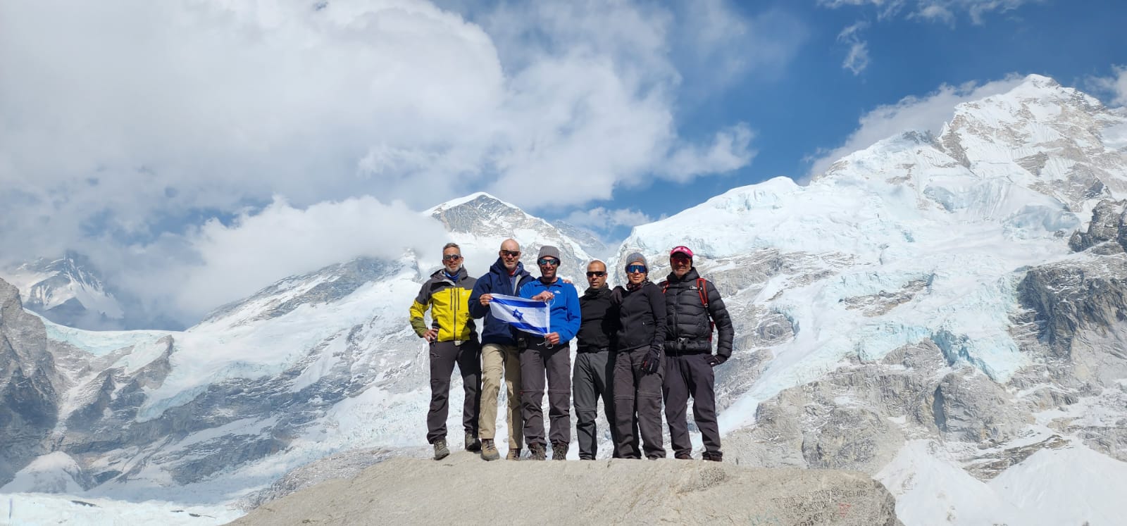 Why Are Guides Essential for the Everest Base Camp Trek?