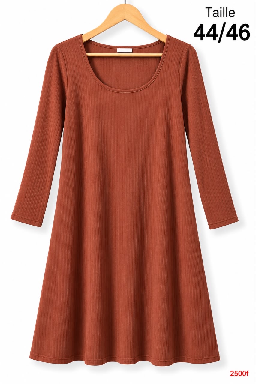 Robe côtelée unie