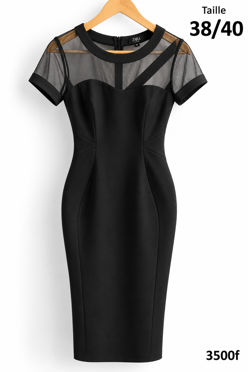 Robe noire avec empiècement en tulle