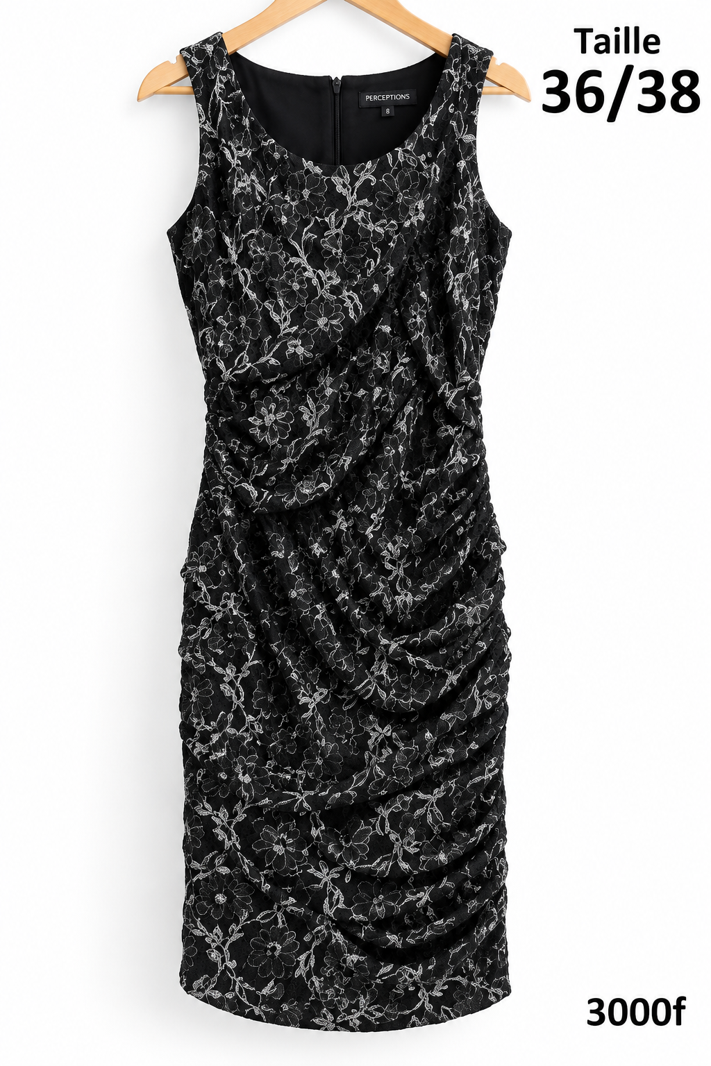 Robe de sortie noire à motifs floraux